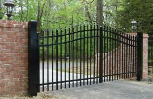 Iron Gates & Fencing: Let The Professionals Help You