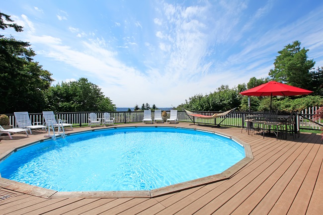 Put a Wrought Iron Fence Around Your Swimming Pool