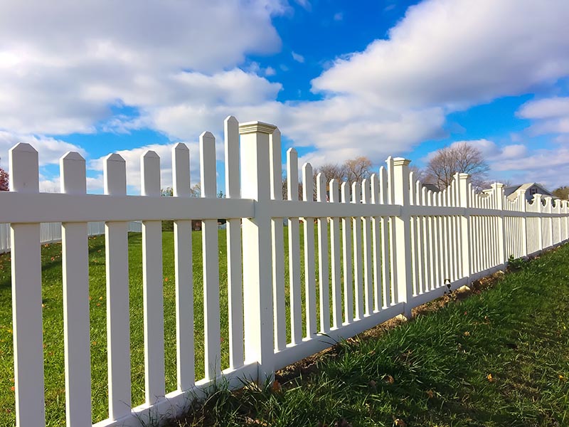 The Advantages of Constructing a Garden Fence