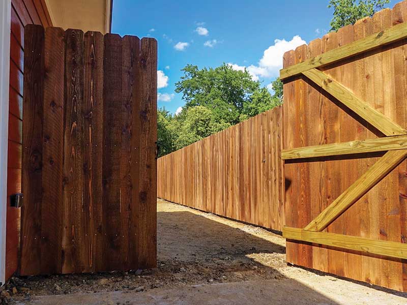 Top 4 Questions To Ask Before Purchasing a Residential Fence