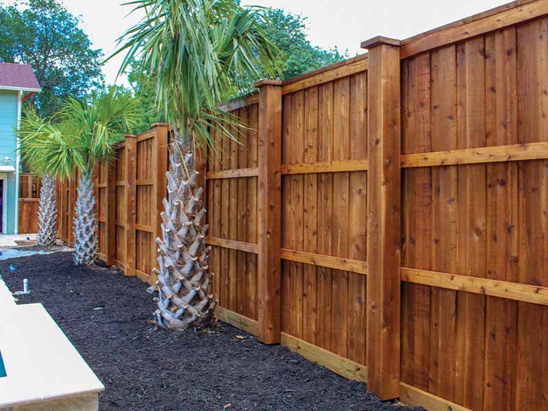 2 Signs Your Cedar Fence Is In Need Of Repair