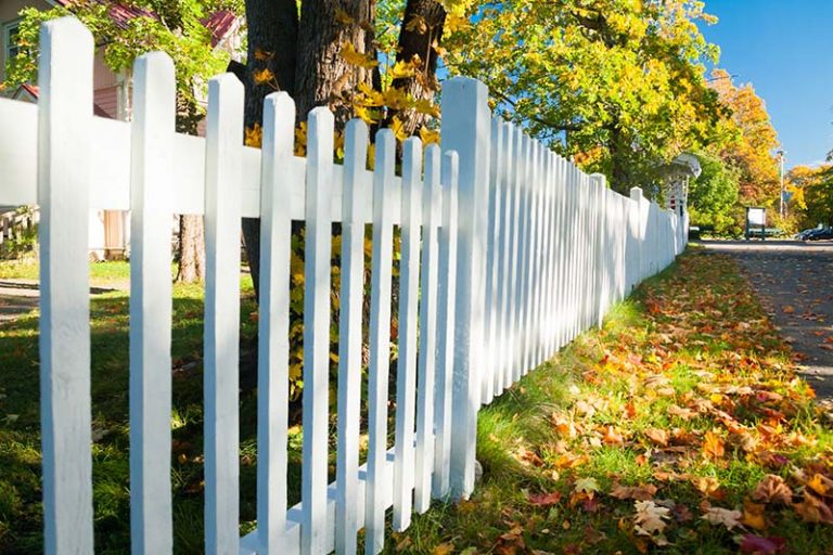 How a Picket Fence Adds Curb Appeal to Your Home - Woodcrafters Fencing