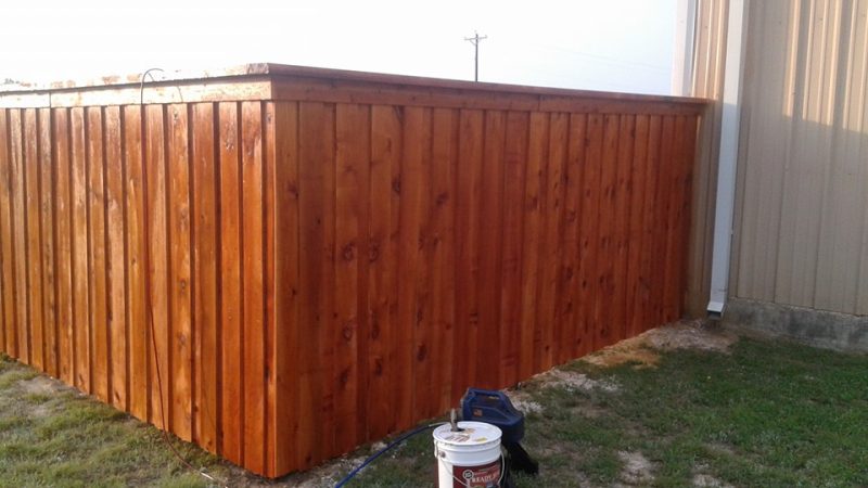 Top 5 Reasons Why You Should Consider Staining Your Wood Fence